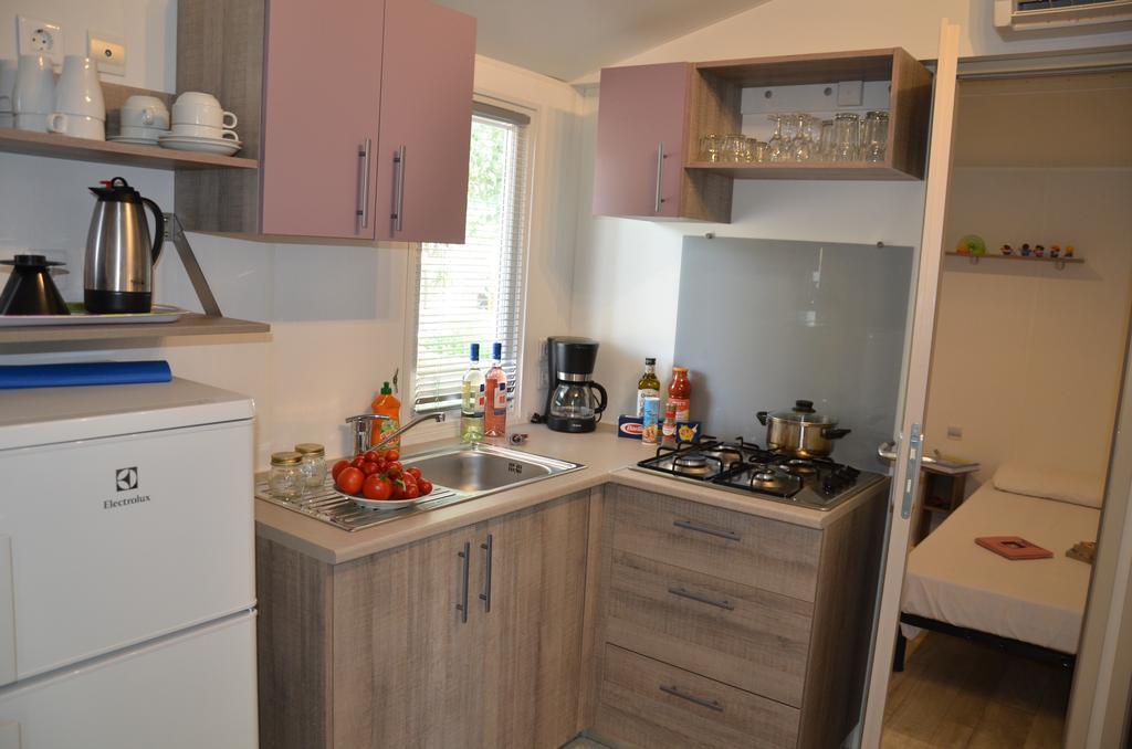 Happy Camp Mobile Homes In Domaine La Yole Camping Lodge Valras-Plage Quarto foto